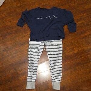 GAP Women's Blue and White Striped Pajama Set